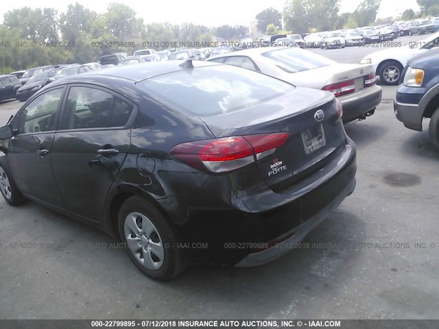 3KPFK4A76HE078762 - 2017 KIA FORTE LX BLACK photo 3