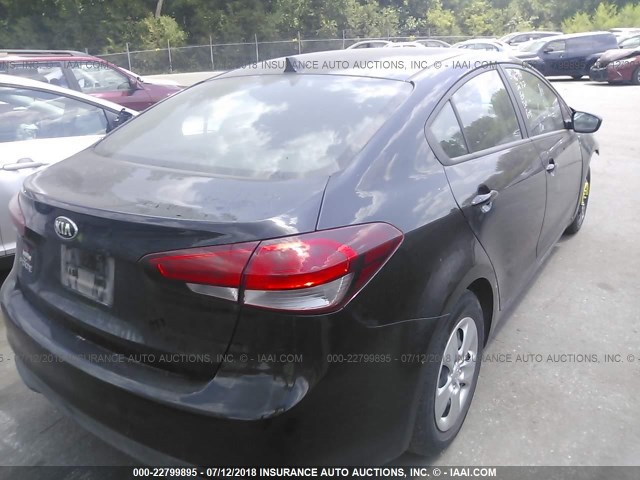 3KPFK4A76HE078762 - 2017 KIA FORTE LX BLACK photo 4