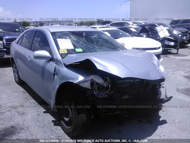 JTNBE46K673063375 - 2007 TOYOTA CAMRY NEW GENERAT CE/LE/XLE/SE SILVER photo 1