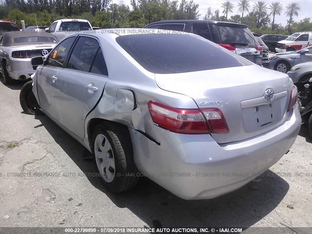 JTNBE46K673063375 - 2007 TOYOTA CAMRY NEW GENERAT CE/LE/XLE/SE SILVER photo 3