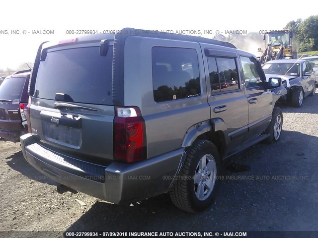 1J8HG48K07C670645 - 2007 JEEP COMMANDER GRAY photo 4