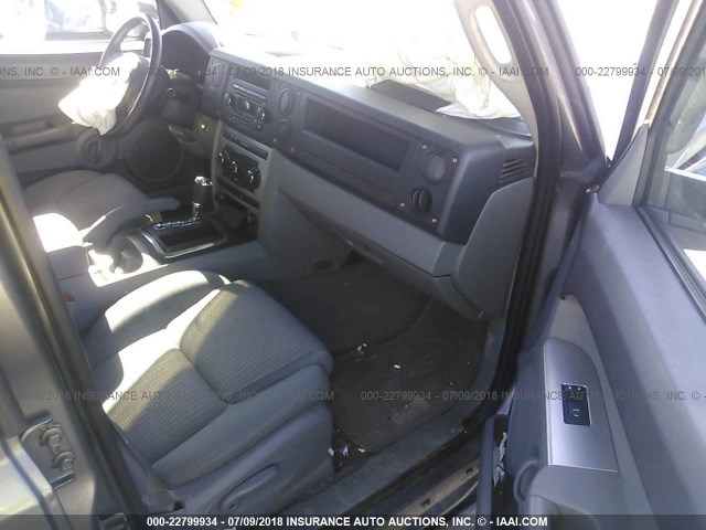 1J8HG48K07C670645 - 2007 JEEP COMMANDER GRAY photo 5