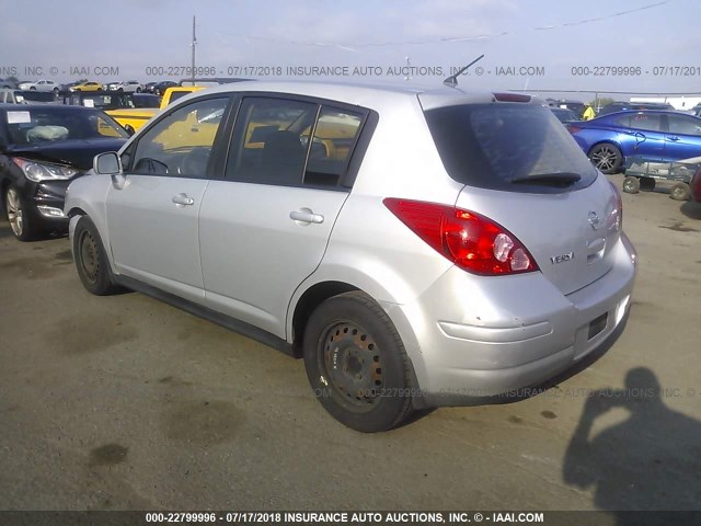 3N1BC13E38L353136 - 2008 NISSAN VERSA S/SL SILVER photo 3