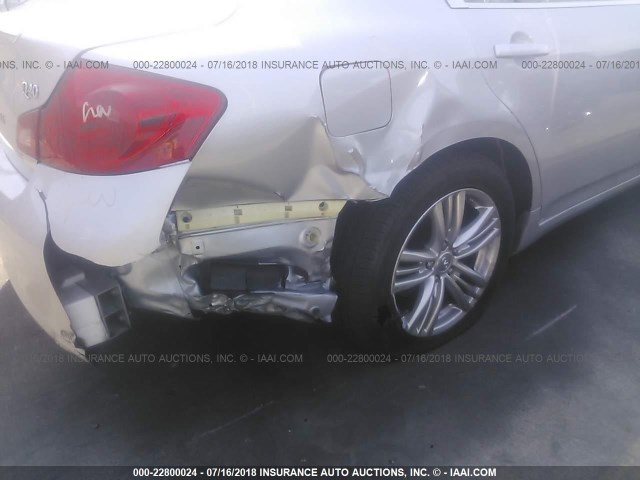 JN1CV6AP1FM580022 - 2015 INFINITI Q40 SILVER photo 6