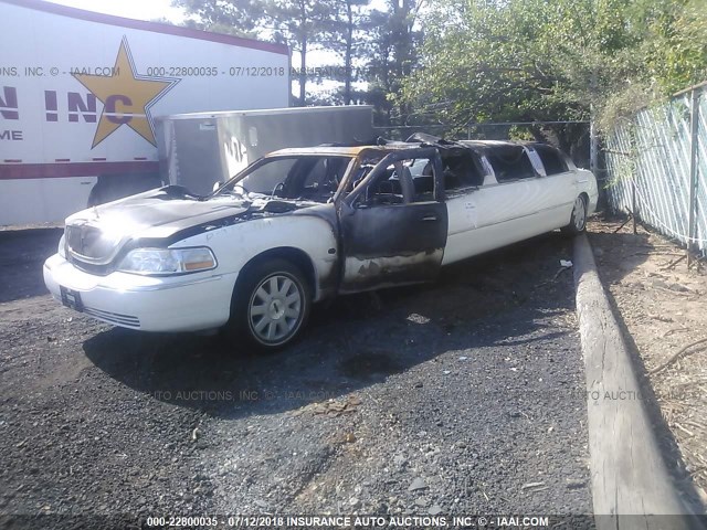 1L1FM88W65Y665772 - 2005 LINCOLN TOWN CAR EXECUTIVE WHITE photo 2