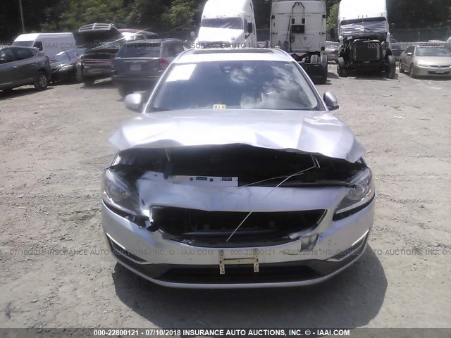 YV140MEB8F1200897 - 2015 VOLVO V60 PREMIER SILVER photo 6