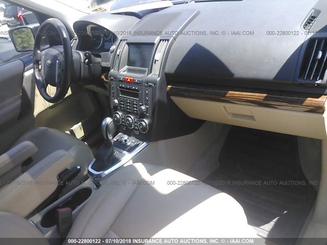 SALFT24N49H116392 - 2009 LAND ROVER LR2 HSE TECHNOLOGY WHITE photo 5