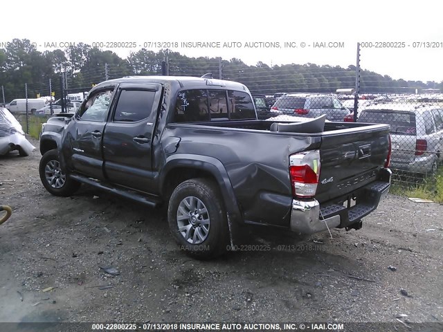 3TMCZ5AN1HM086499 - 2017 TOYOTA TACOMA DBL CAB/SR/TRDSPT/OR/PRO ნაცრისფერი ფოტო 3