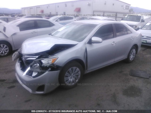 4T4BF1FK4DR319942 - 2013 TOYOTA CAMRY L/SE/LE/XLE SILVER photo 2