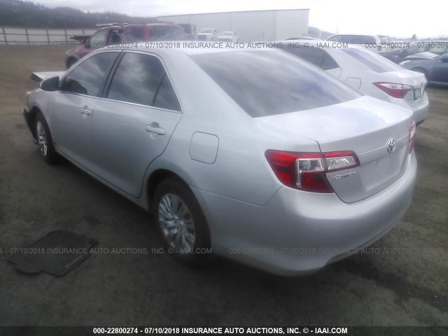 4T4BF1FK4DR319942 - 2013 TOYOTA CAMRY L/SE/LE/XLE SILVER photo 3