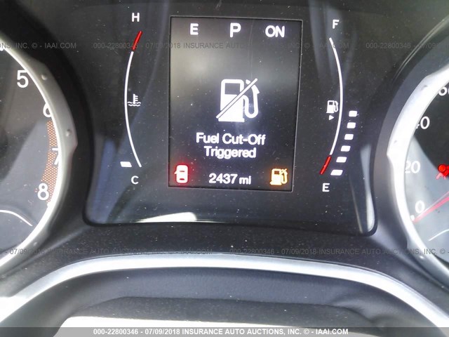 3C4NJDBB8JT239874 - 2018 JEEP COMPASS LATITUDE 黑色 照片 7