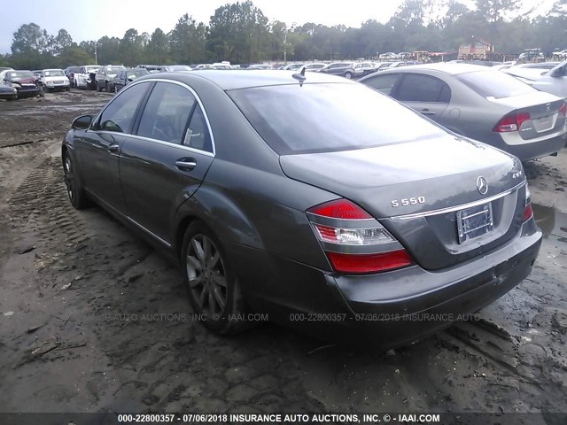 WDDNG86X37A105131 - 2007 MERCEDES-BENZ S 550 4MATIC GRAY photo 3
