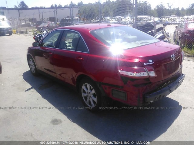 4T4BF3EK5BR101096 - 2011 TOYOTA CAMRY SE/LE/XLE RED photo 3