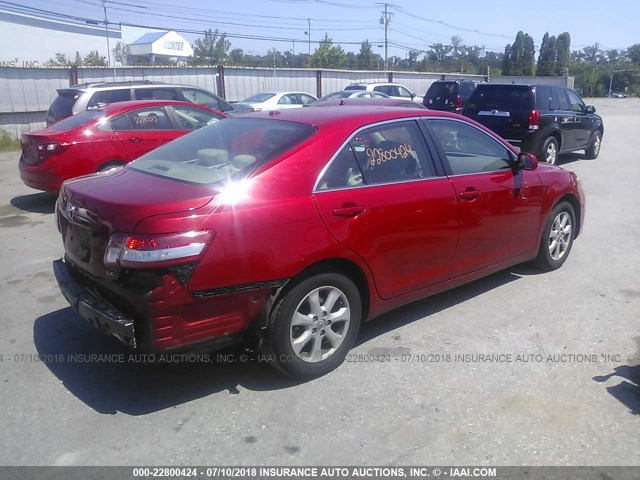 4T4BF3EK5BR101096 - 2011 TOYOTA CAMRY SE/LE/XLE RED photo 4