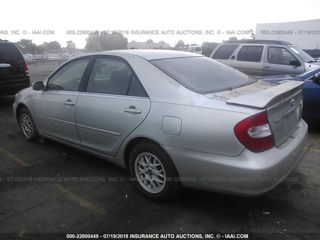 4T1BE32K13U695625 - 2003 TOYOTA CAMRY LE/XLE/SE Gümüş foto 3