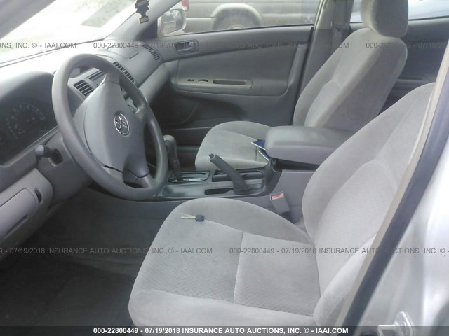 4T1BE32K13U695625 - 2003 TOYOTA CAMRY LE/XLE/SE Gümüş foto 5