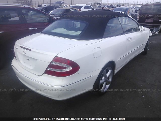 WDBTK65J15F127905 - 2005 MERCEDES-BENZ CLK 320 WHITE photo 4