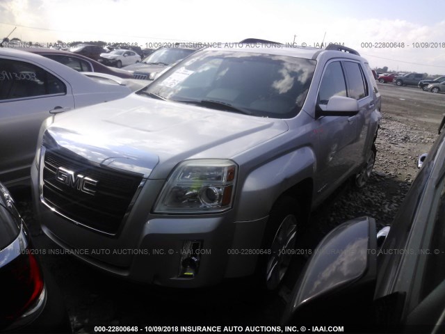 2CTALDEW3A6323648 - 2010 GMC TERRAIN SLE SILVER photo 2