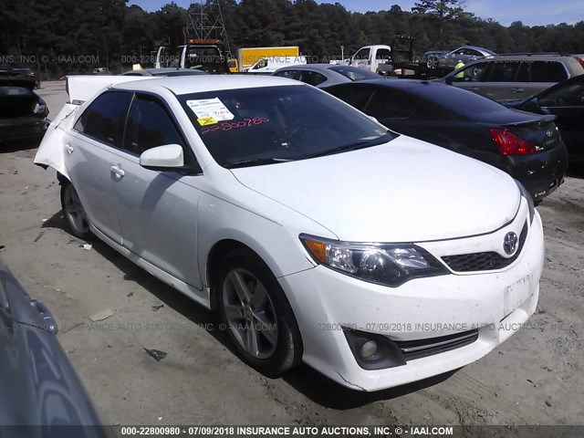 4T1BF1FK3EU473389 - 2014 TOYOTA CAMRY L/SE/LE/XLE 白色 照片 1