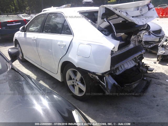 4T1BF1FK3EU473389 - 2014 TOYOTA CAMRY L/SE/LE/XLE 白色 照片 3
