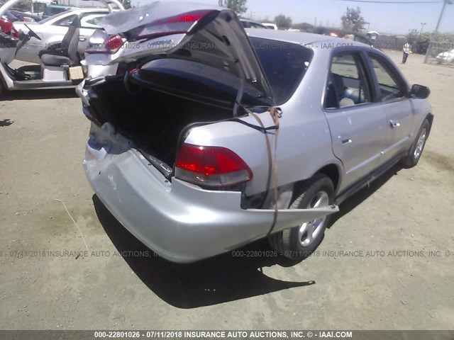 1HGCF86681A041317 - 2001 HONDA ACCORD VALUE SILVER photo 4