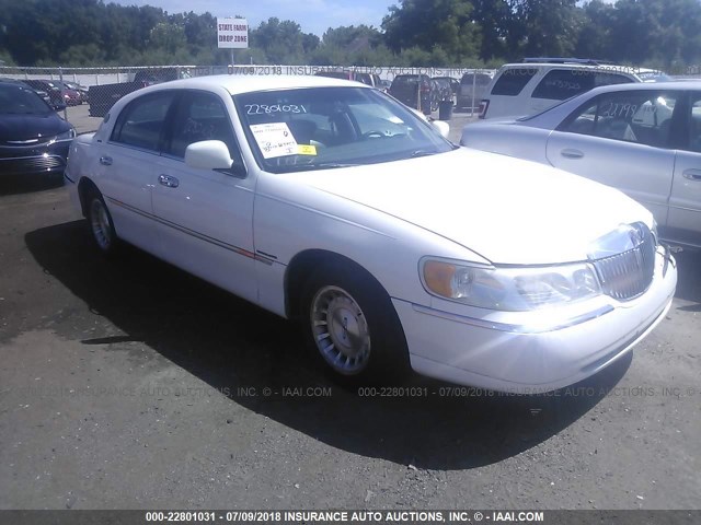 1LNHM81W3XY683103 - 1999 LINCOLN TOWN CAR EXECUTIVE WHITE photo 1