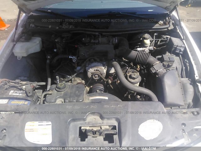 1LNHM81W3XY683103 - 1999 LINCOLN TOWN CAR EXECUTIVE WHITE photo 10