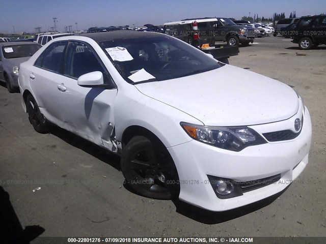 4T1BF1FK8EU319003 - 2014 TOYOTA CAMRY L/SE/LE/XLE 白色 照片 1