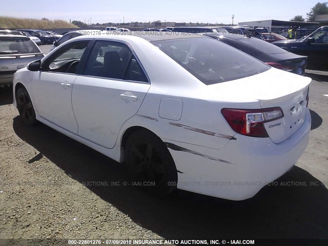 4T1BF1FK8EU319003 - 2014 TOYOTA CAMRY L/SE/LE/XLE 白色 照片 3