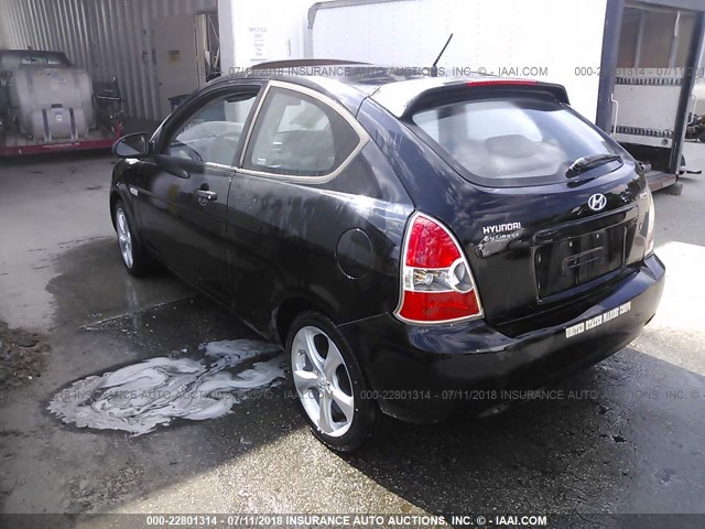 KMHCN36C88U057029 - 2008 HYUNDAI ACCENT SE BLACK photo 3