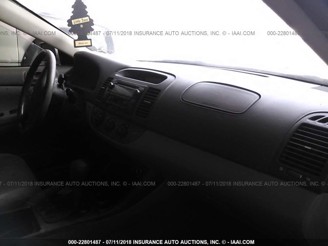 JTDBE32K520073555 - 2002 TOYOTA CAMRY LE/XLE/SE Qəhvəyi foto 5