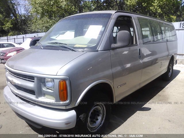 1GAHG39R911213311 - 2001 CHEVROLET EXPRESS G3500  GRAY photo 2