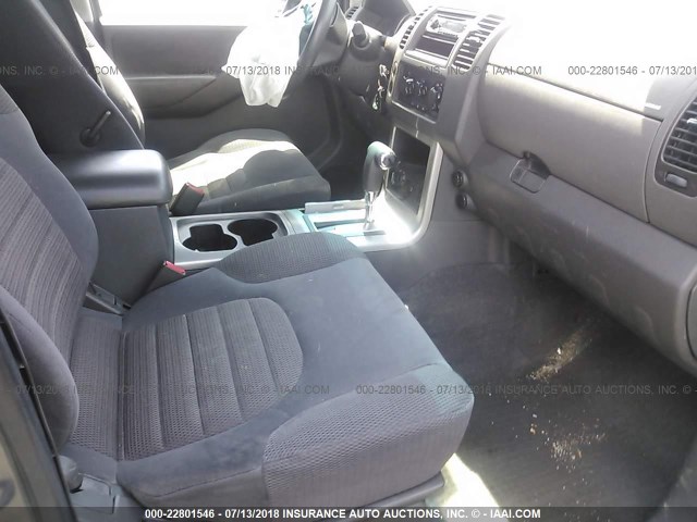 5N1AR18W67C636936 - 2007 NISSAN PATHFINDER LE/SE/XE GRAY photo 5