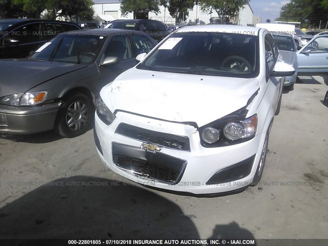 1G1JA5SH5G4174062 - 2016 CHEVROLET SONIC LS 白色 照片 6