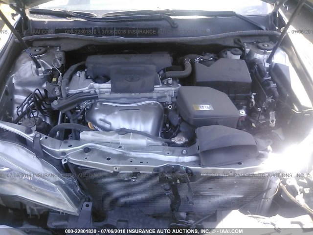 4T1BF1FK1HU359573 - 2017 TOYOTA CAMRY LE/XLE/SE/XSE SILVER photo 10