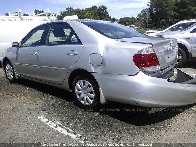 4T1BE30K85U993224 - 2005 TOYOTA CAMRY LE/XLE/SE Gümüş foto 3