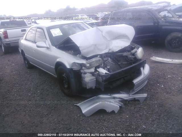 4T1BG22K8YU629469 - 2000 TOYOTA CAMRY CE/LE/XLE SILVER photo 1