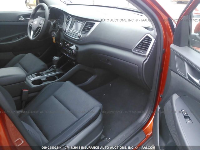 KM8J33A40HU252510 - 2017 HYUNDAI TUCSON LIMITED/SPORT AND ECO/SE ORANGE photo 5