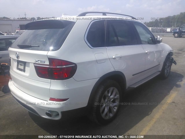 5UXZV4C51D0B18010 - 2013 BMW X5 XDRIVE35I WHITE photo 4