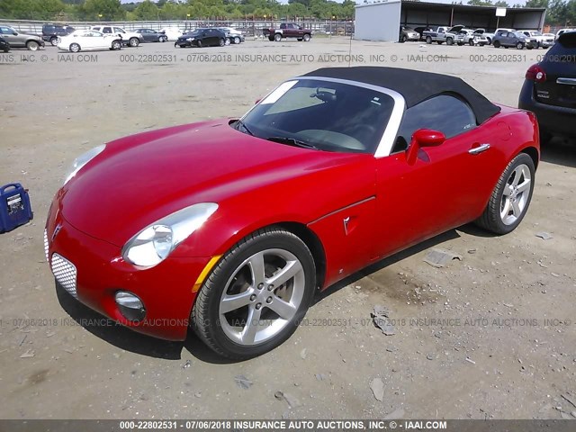 1G2MB35B16Y112134 - 2006 PONTIAC SOLSTICE RED photo 2