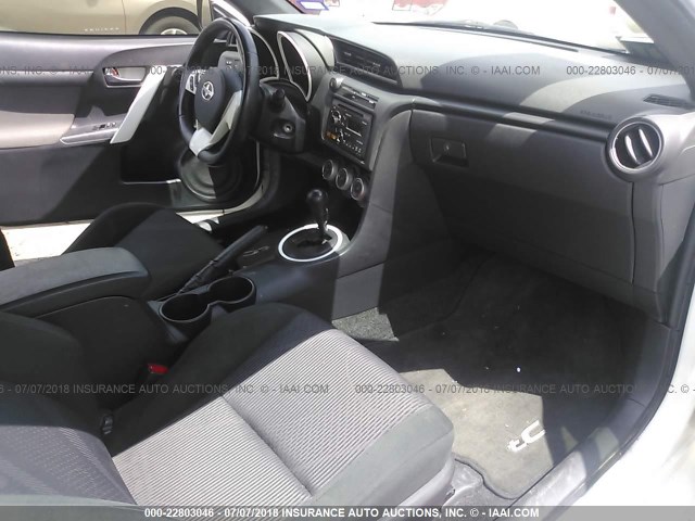 JTKJF5C78D3053941 - 2013 TOYOTA SCION TC 白色 照片 5