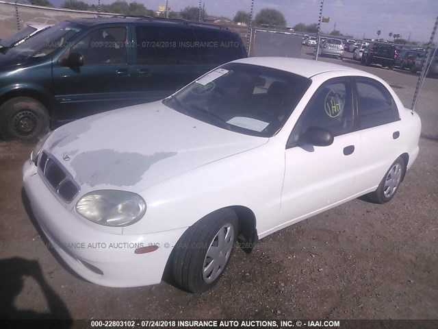 KLATA526X2B702091 - 2002 DAEWOO LANOS S Blanco foto 2