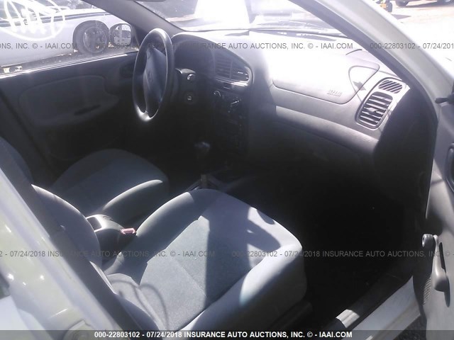 KLATA526X2B702091 - 2002 DAEWOO LANOS S Blanco foto 5