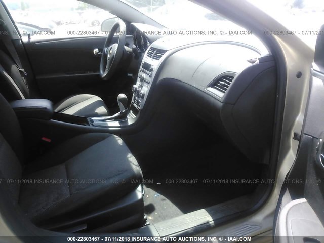 1G1ZC5E0XAF295801 - 2010 CHEVROLET MALIBU 1LT 金色 照片 5