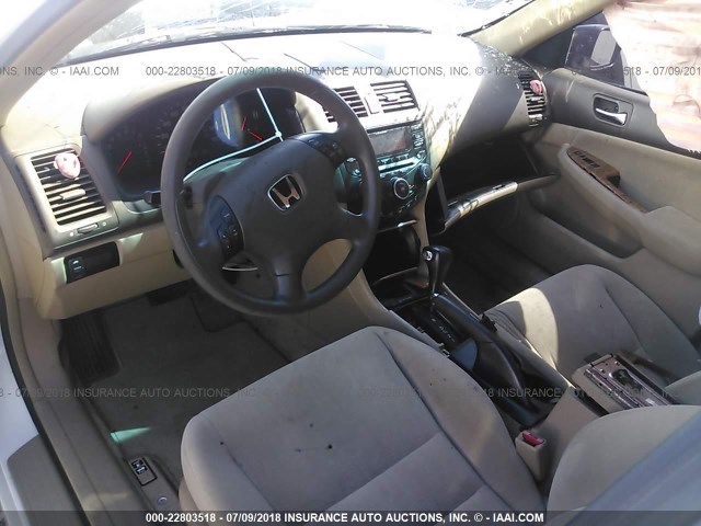 1HGCM56795A017711 - 2005 HONDA ACCORD EX WHITE photo 5