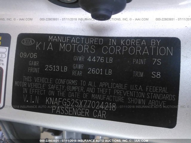 KNAFG525X77024218 - 2007 KIA RONDO LX/EX SILVER photo 9