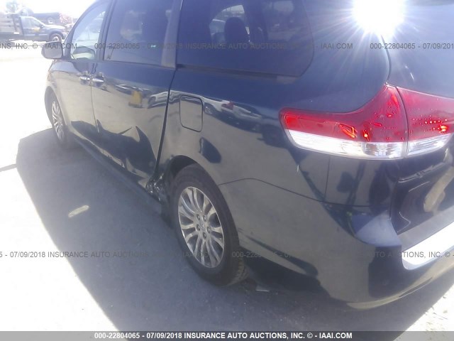 5TDYK3DC1BS160603 - 2011 TOYOTA SIENNA XLE/LIMITED BLUE photo 6