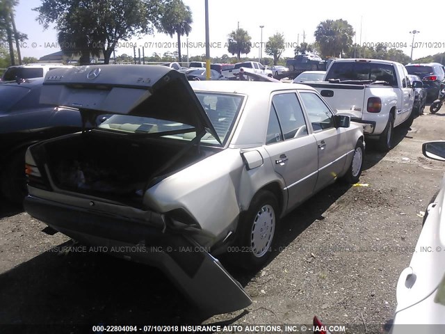 WDBEA26DXMB400858 - 1991 MERCEDES-BENZ 300 E 2.6 GOLD photo 4