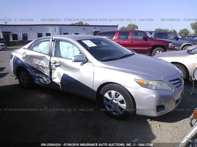 4T1BF3EK2AU098330 - 2010 TOYOTA CAMRY SE/LE/XLE SILVER photo 1