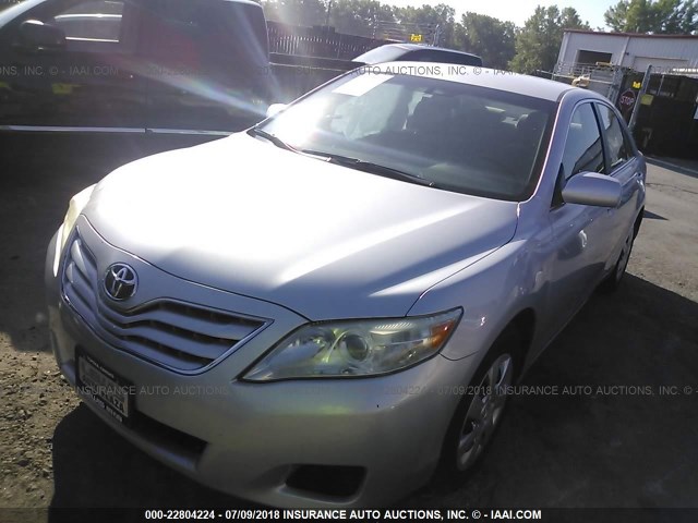 4T1BF3EK2AU098330 - 2010 TOYOTA CAMRY SE/LE/XLE 银色 照片 2